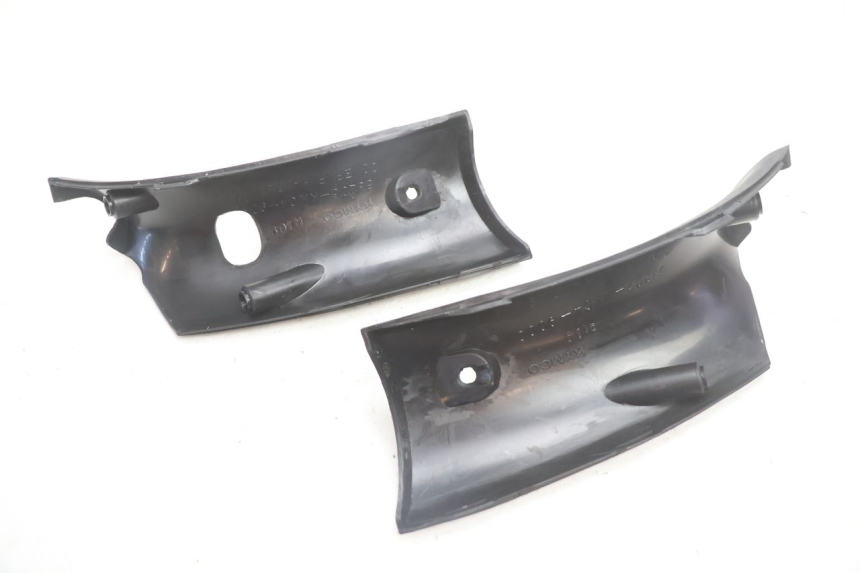 photo de COBERTURA TRASEIRA DO GUIDÃO KYMCO GRAND DINK 125 (2008 - 2014) - Ampliação técnica