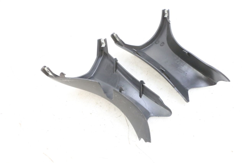 photo de COBERTURA TRASEIRA DO GUIDÃO SYM GTS EVO 125 (2009 - 2013) - Outro ângulo de visão