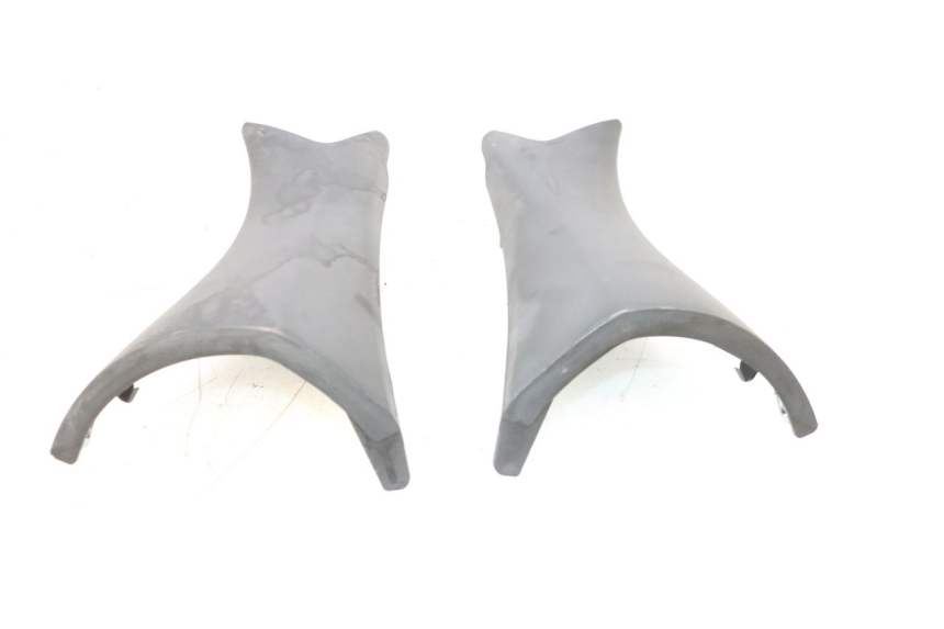 photo de COBERTURA TRASEIRA DO GUIDÃO SYM GTS EVO 125 (2009 - 2013) - Detalhe da peça