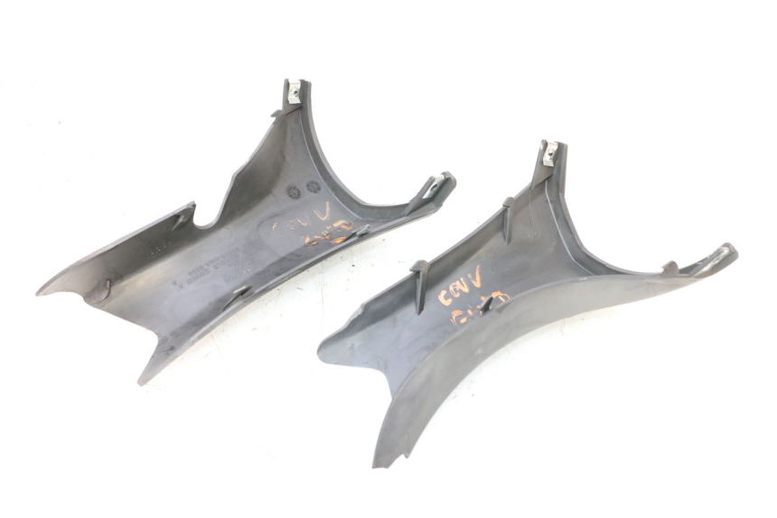 photo de COBERTURA TRASEIRA DO GUIDÃO SYM GTS EVO 125 (2009 - 2013) - Ampliação técnica