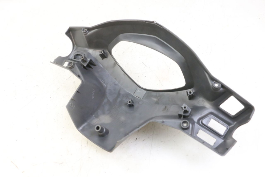 photo de COBERTURA TRASEIRA DO GUIDÃO HONDA SCV LEAD 100 (2003 - 2007) - Detalhe da peça