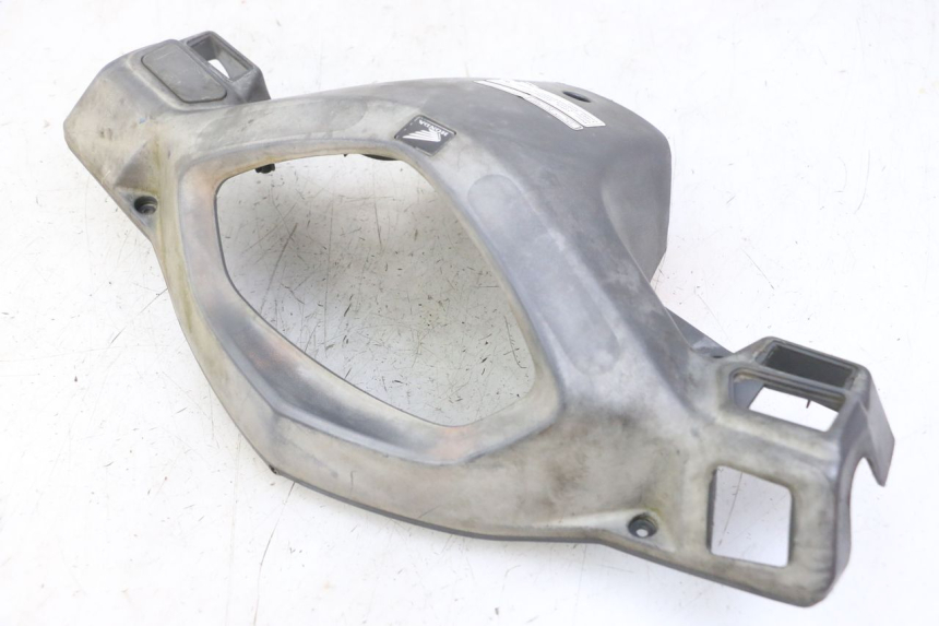 photo de COBERTURA TRASEIRA DO GUIDÃO HONDA SCV LEAD 100 (2003 - 2007) - Outro ângulo de visão