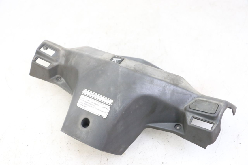 photo de COBERTURA TRASEIRA DO GUIDÃO HONDA SCV LEAD 100 (2003 - 2007) - Ampliação técnica