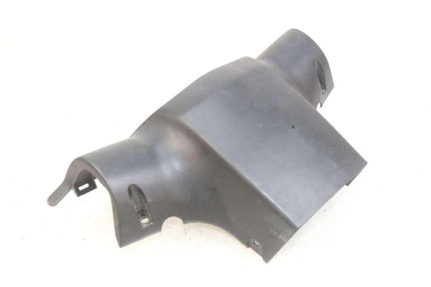 photo de COBERTURA TRASEIRA DO GUIDÃO PEUGEOT KISBEE 2T 50 (2010 - 2017) - Detalhe da peça