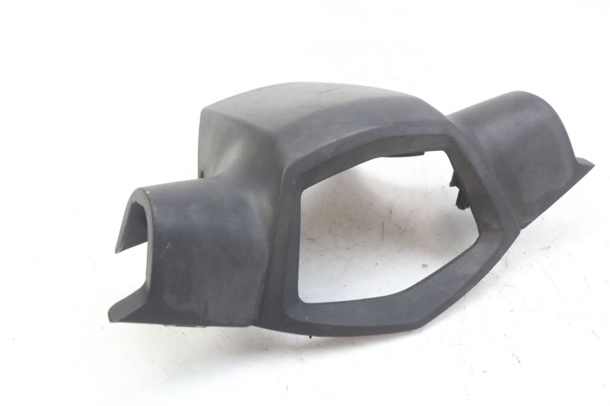 photo de COBERTURA TRASEIRA DO GUIDÃO PEUGEOT KISBEE 2T 50 (2010 - 2017) - Zoom do estado de desgaste