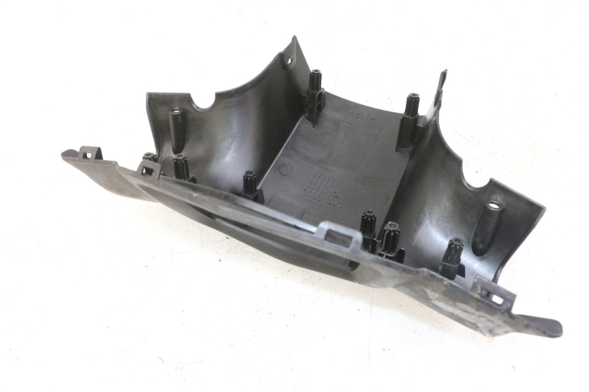 photo de COBERTURA TRASEIRA DO GUIDÃO PEUGEOT KISBEE 2T 50 (2018 - 2022) - Ampliação técnica