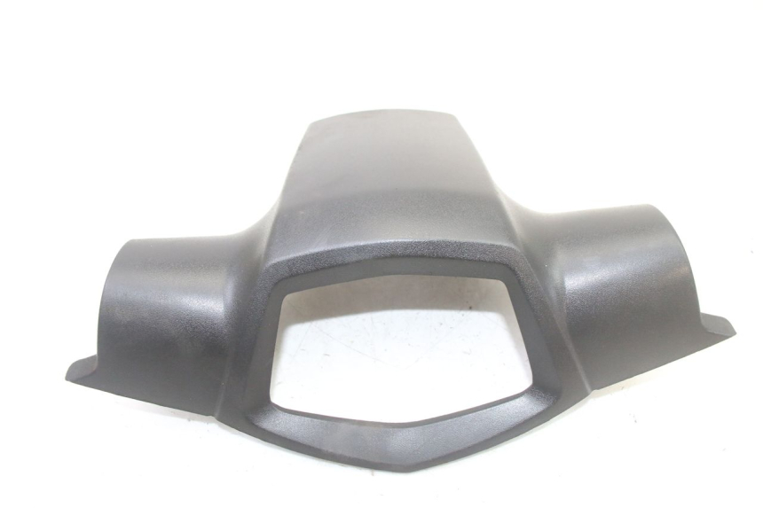 photo de COBERTURA TRASEIRA DO GUIDÃO PEUGEOT KISBEE 2T 50 (2010 - 2017) - Zoom do estado de desgaste