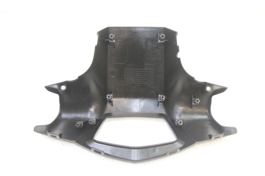 photo de COBERTURA TRASEIRA DO GUIDÃO PEUGEOT KISBEE 2T 50 (2010 - 2017) - Ampliação técnica