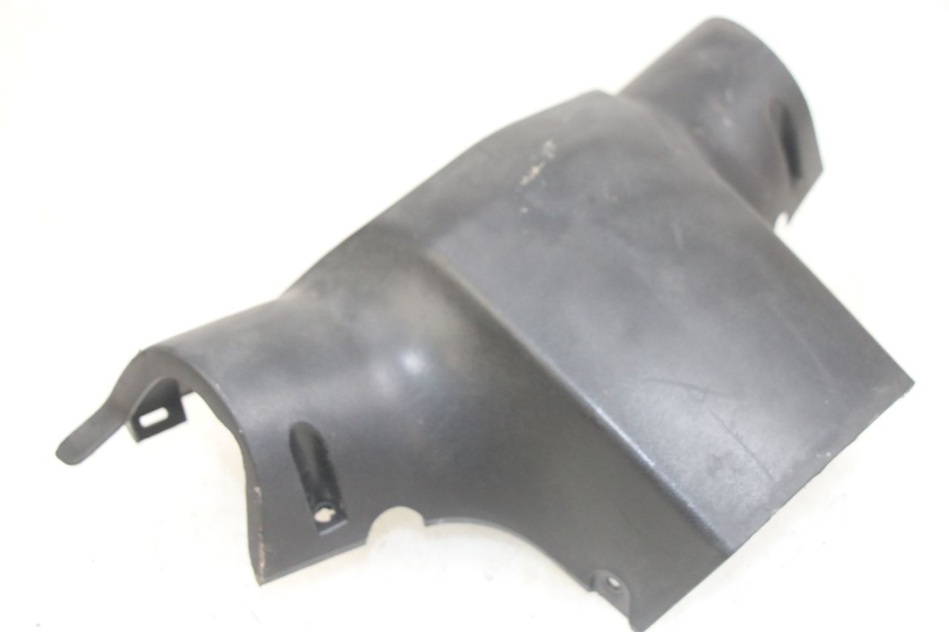 photo de COBERTURA TRASEIRA DO GUIDÃO PEUGEOT KISBEE 4T 50 (2010 - 2017) - Zoom do estado de desgaste