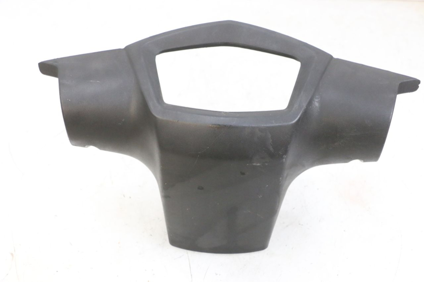 photo de COBERTURA TRASEIRA DO GUIDÃO PEUGEOT KISBEE 4T 50 (2010 - 2017) - Vista principal