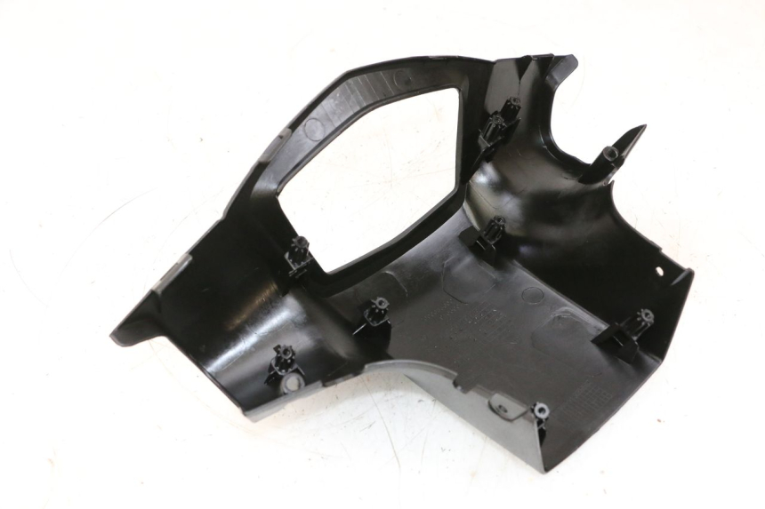 photo de COBERTURA TRASEIRA DO GUIDÃO PEUGEOT KISBEE 4T 50 (2010 - 2017) - Zoom do estado de desgaste