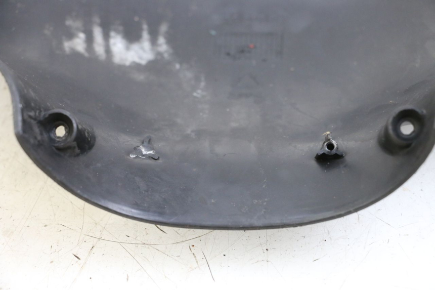 photo de COBERTURA TRASEIRA DO GUIDÃO RENAULT KOURANOS 125 (2001 - 2004) - Detalhe da peça