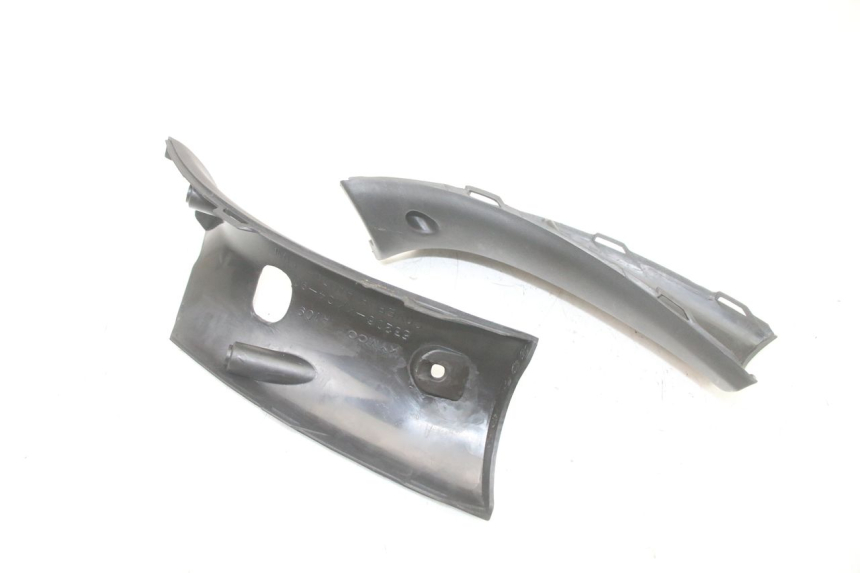 photo de COBERTURA TRASEIRA DO GUIDÃO KYMCO GRAND DINK 125 (2008 - 2014) - Ampliação técnica