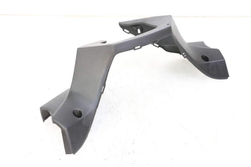 photo de COBERTURA TRASEIRA DO GUIDÃO KYMCO XCITING 500 (2007 - 2010) - Detalhe da peça