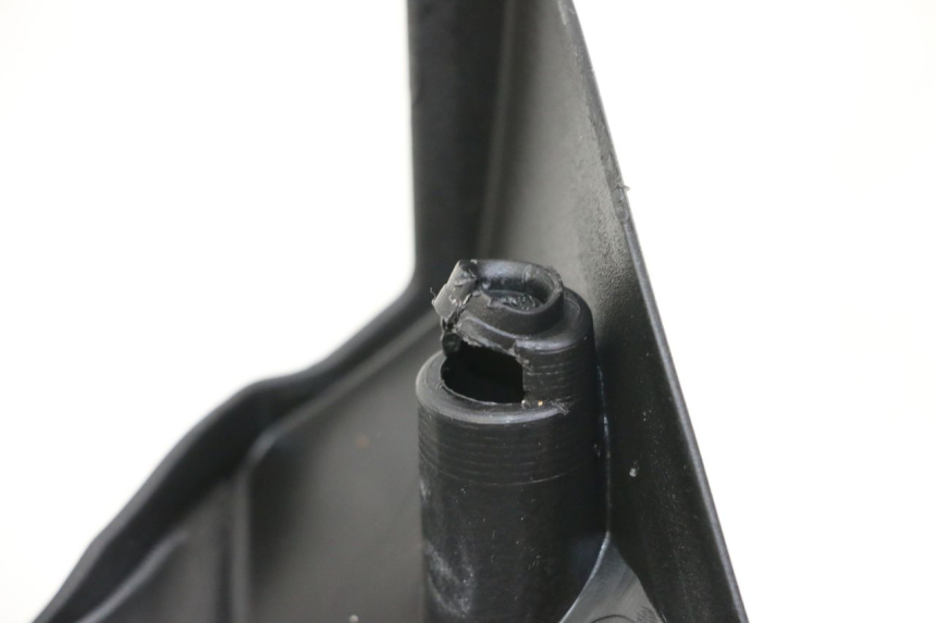 photo de COBERTURA TRASEIRA DO GUIDÃO KYMCO XCITING 500 (2007 - 2010) - Pontos de fixação