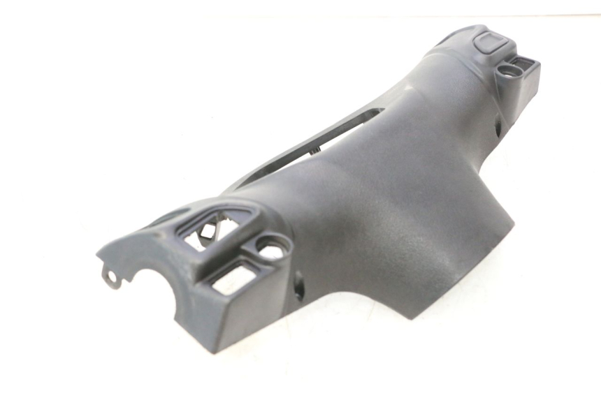 photo de COBERTURA TRASEIRA DO GUIDÃO PIAGGIO LIBERTY IGET 4T 50 (2021 - 2025) - Zoom do estado de desgaste