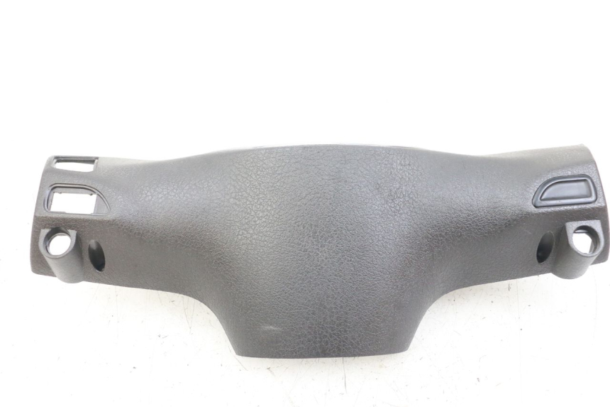 photo de COBERTURA TRASEIRA DO GUIDÃO PIAGGIO LIBERTY 125 (2009 - 2013) - Detalhes característicos