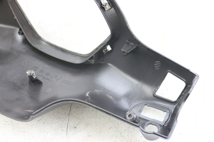 photo de COBERTURA TRASEIRA DO GUIDÃO PIAGGIO LIBERTY 125 (2009 - 2013) - Pontos de fixação