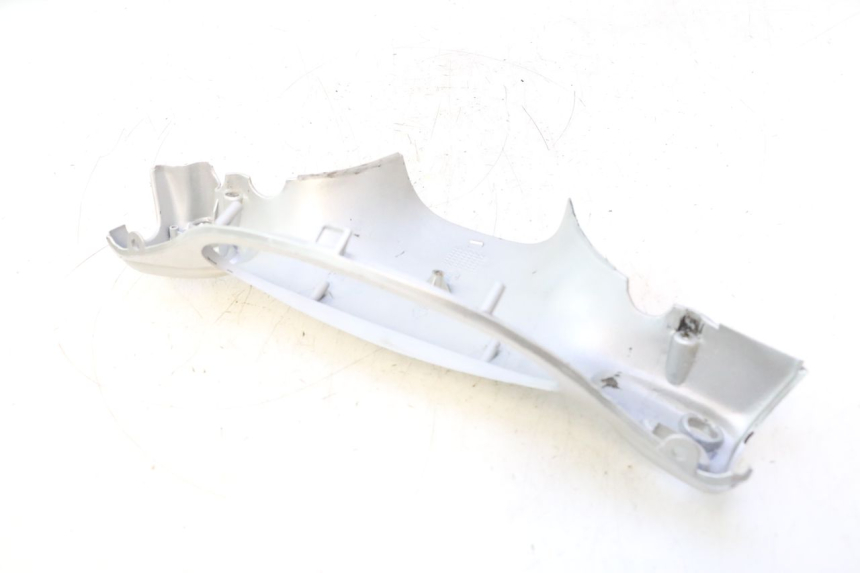 photo de COBERTURA TRASEIRA DO GUIDÃO PIAGGIO LIBERTY 50 (1998 - 2003) - Outro ângulo de visão