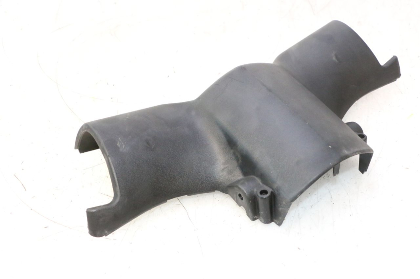 photo de COBERTURA TRASEIRA DO GUIDÃO PEUGEOT LUDIX PRO 2T 50 (2010 - 2017) - Outro ângulo de visão