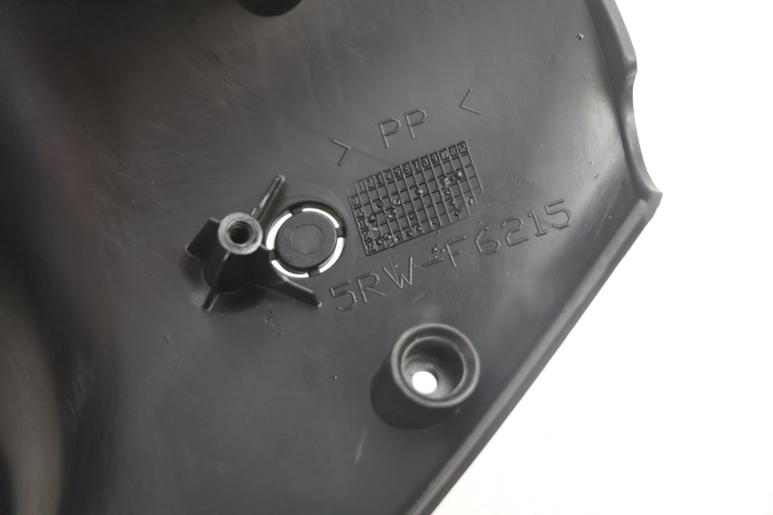 photo de COBERTURA TRASEIRA DO GUIDÃO MBK MACH G AC 50 (2002 - 2014) - Detalhe da peça