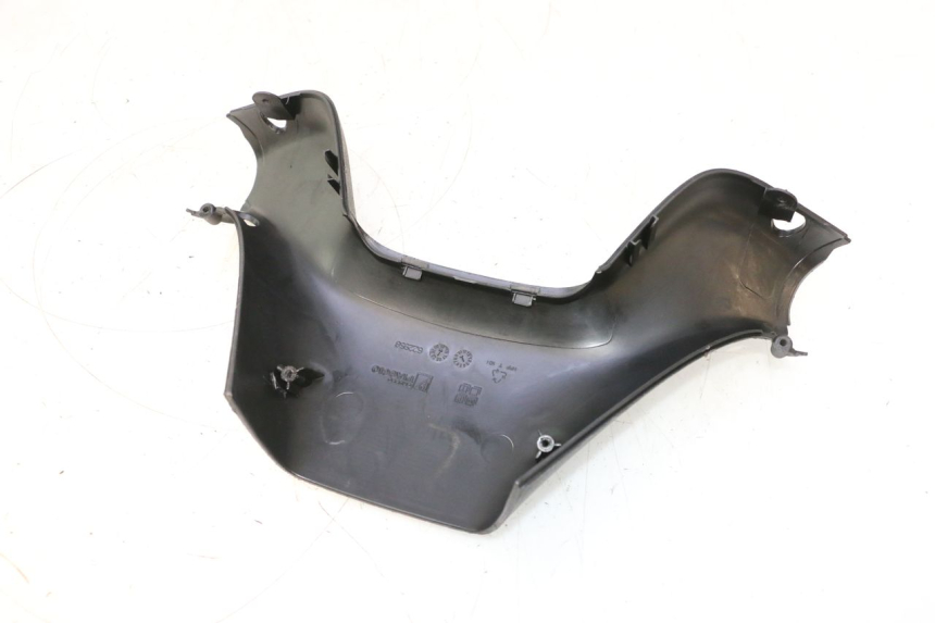 photo de COBERTURA TRASEIRA DO GUIDÃO PIAGGIO MP3 LT 300 (2010 - 2016) - Detalhe da peça