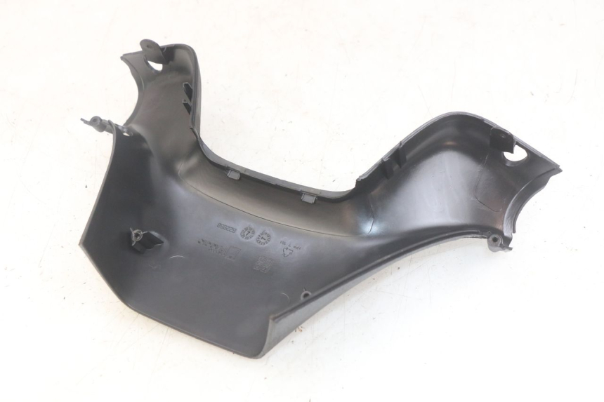 photo de COBERTURA TRASEIRA DO GUIDÃO PIAGGIO MP3 RL 250 (2006 - 2010) - Ampliação técnica