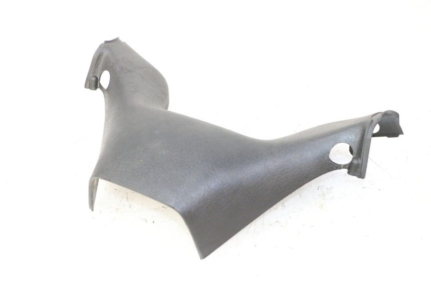 photo de CAPA DO GUIADOR TRASEIRO PIAGGIO MP3 125 (2006 - 2014) - Detalhe da peça