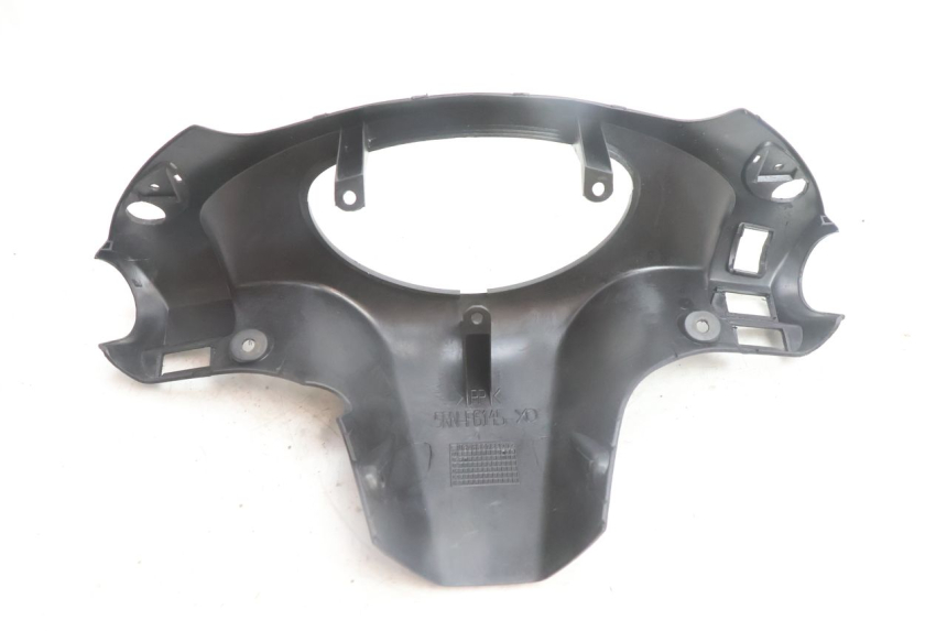 photo de COBERTURA TRASEIRA DO GUIDÃO YAMAHA NEO'S NEOS 2T 50 (1998 - 2007) - Outro ângulo de visão