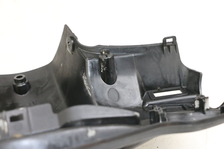 photo de COBERTURA TRASEIRA DO GUIDÃO HONDA NHX LEAD 110 (2008 - 2010) - Detalhe da peça