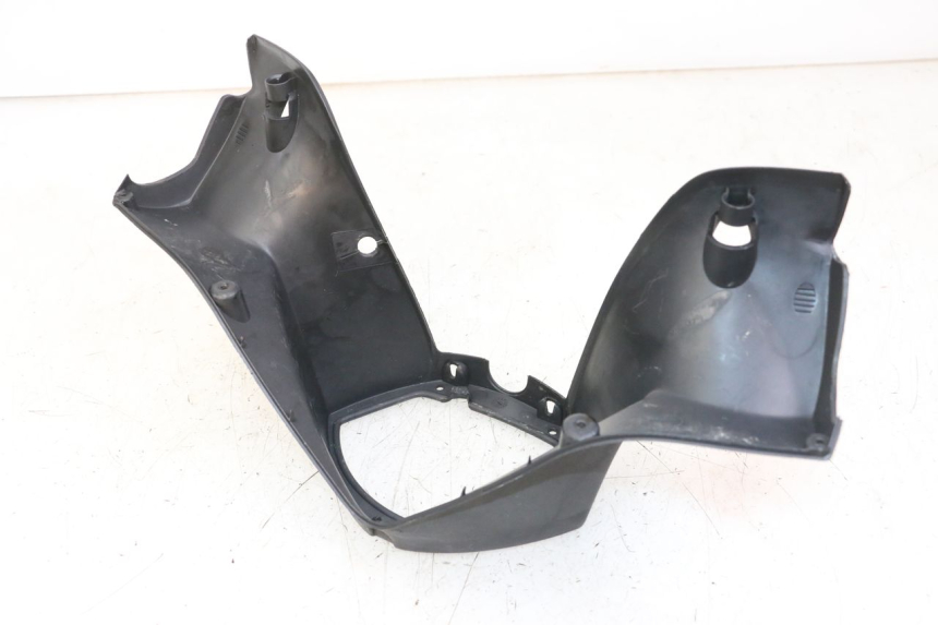 photo de CAPA DO GUIADOR TRASEIRO PEUGEOT ELYSTAR 50 (2002 - 2014) - Pontos de fixação
