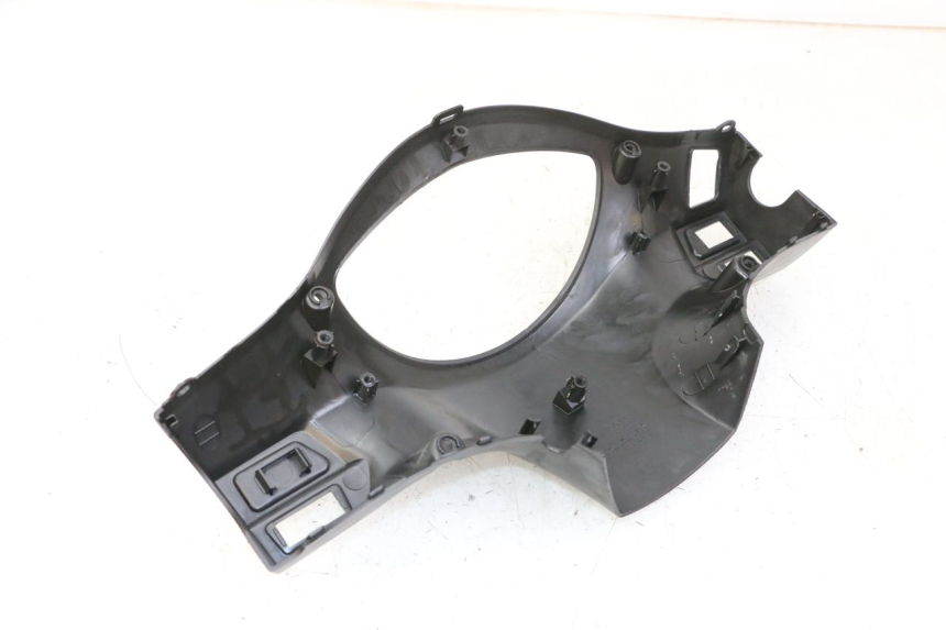 photo de COBERTURA TRASEIRA DO GUIDÃO PEUGEOT TWEET 4T 50 (2014 - 2019) - Detalhe da peça