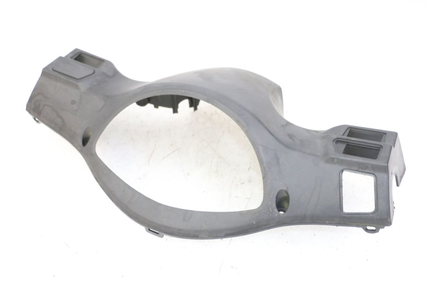 photo de COBERTURA TRASEIRA DO GUIDÃO PEUGEOT TWEET 4T 50 (2014 - 2019) - Pontos de fixação