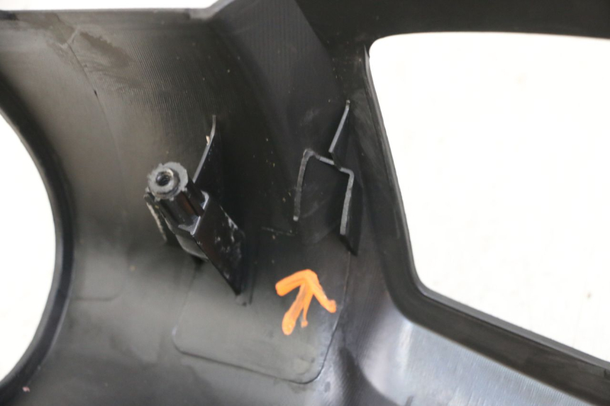 photo de CAPA DE GUIADOR TRASEIRA PEUGEOT VIVACITY 125 (2010 - 2017) - Pontos de fixação