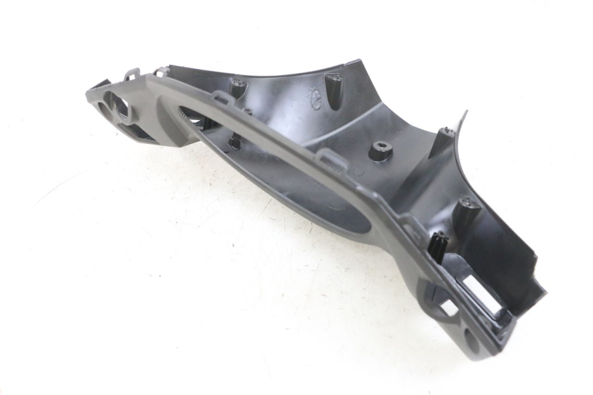 photo de COBERTURA TRASEIRA DO GUIDÃO JM MOTORS SANTANA EVO 50 (2024 - 2026) - Detalhe da peça
