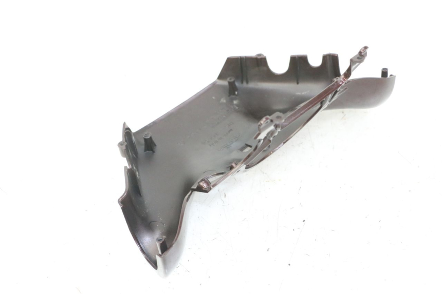 photo de COBERTURA TRASEIRA DO GUIDÃO APRILIA SCARABEO GT TOURING 125 (1999 - 2005) - Zoom do estado de desgaste