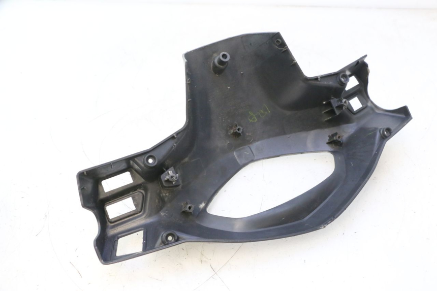 photo de COBERTURA TRASEIRA DO GUIDÃO HONDA SCV LEAD 100 (2003 - 2007) - Detalhe da peça