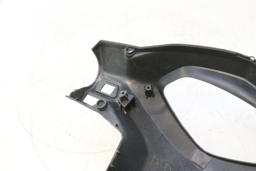 photo de COBERTURA TRASEIRA DO GUIDÃO HONDA SCV LEAD 100 (2003 - 2007) - Zoom do estado de desgaste
