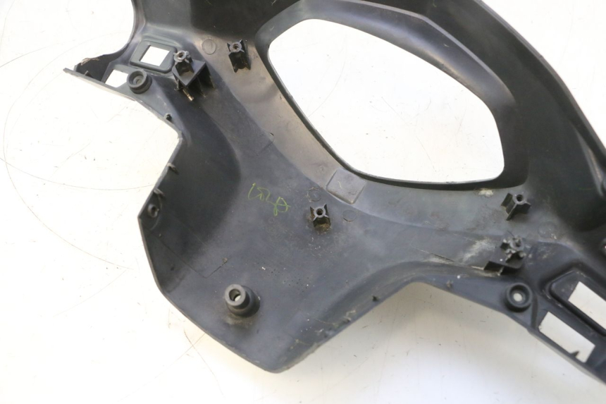 photo de COBERTURA TRASEIRA DO GUIDÃO HONDA SCV LEAD 100 (2003 - 2007) - Outro ângulo de visão