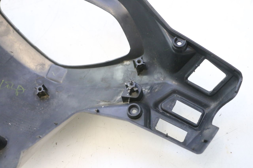 photo de COBERTURA TRASEIRA DO GUIDÃO HONDA SCV LEAD 100 (2003 - 2007) - Ampliação técnica
