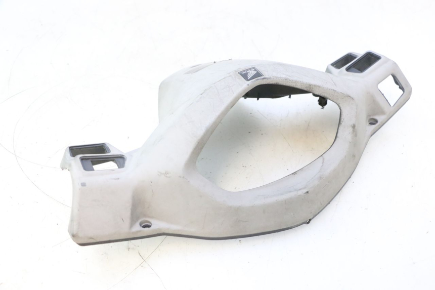 photo de COBERTURA TRASEIRA DO GUIDÃO HONDA SCV LEAD 100 (2003 - 2007) - Marcações e referências