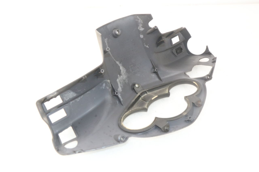 photo de CAPA DE GUIADOR TRASEIRA HONDA SES DYLAN 125 (2002 - 2006) - Detalhe da peça