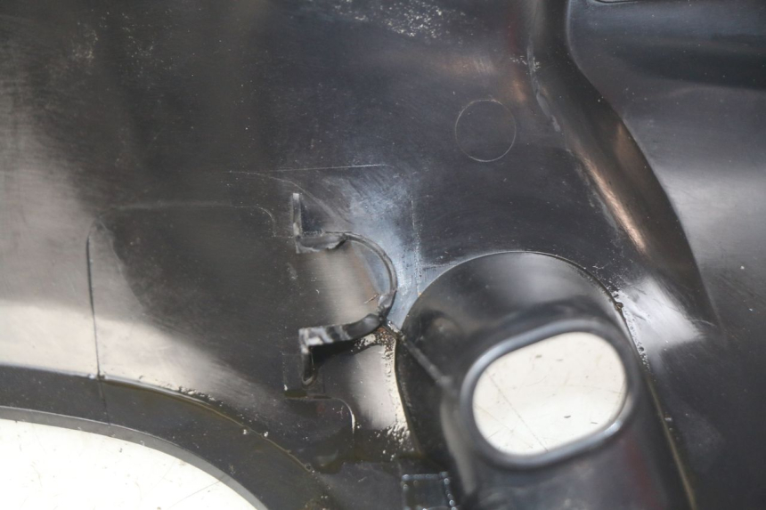 photo de COBERTURA TRASEIRA DO GUIDÃO SUZUKI SIXTEEN 125 (2008 - 2010) - Ampliação técnica
