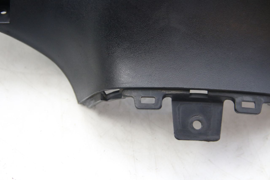 photo de COBERTURA TRASEIRA DO GUIDÃO SUZUKI SIXTEEN 125 (2008 - 2010) - Outro ângulo de visão