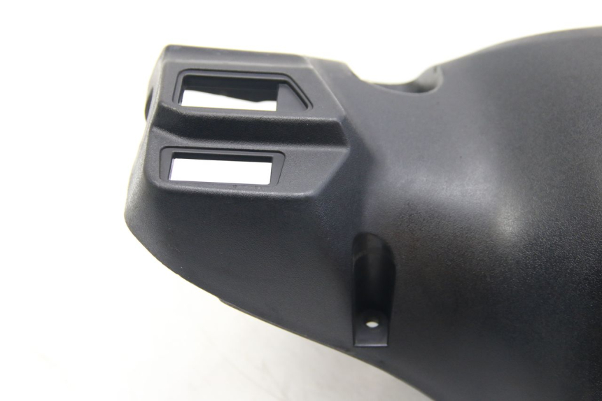 photo de COBERTURA TRASEIRA DO GUIDÃO SUZUKI SIXTEEN 125 (2008 - 2010) - Ampliação técnica