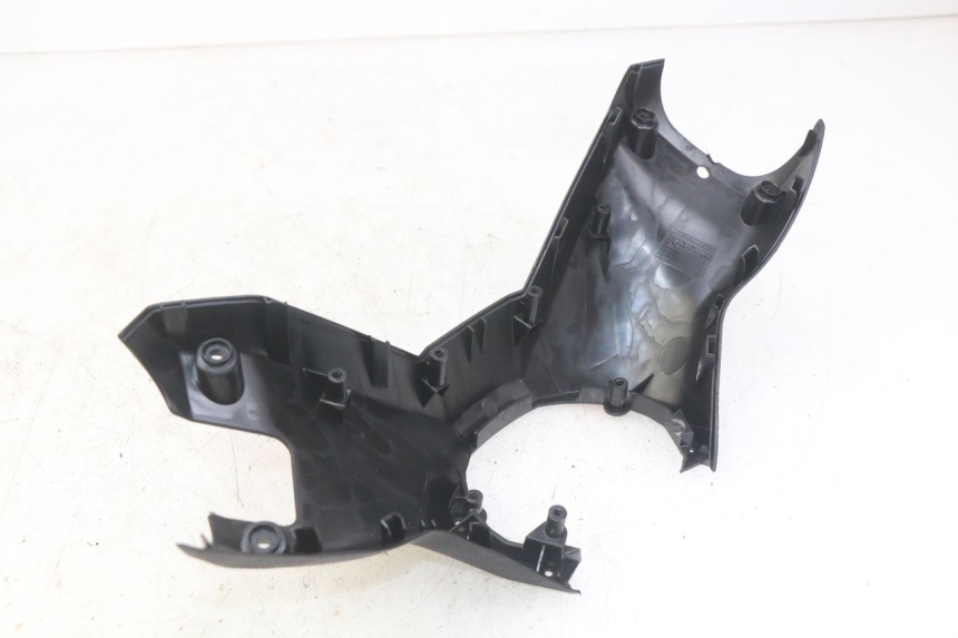 photo de COBERTURA TRASEIRA DO GUIDÃO MBK SKYCRUISER 125 (2010 - 2013) - Detalhe da peça