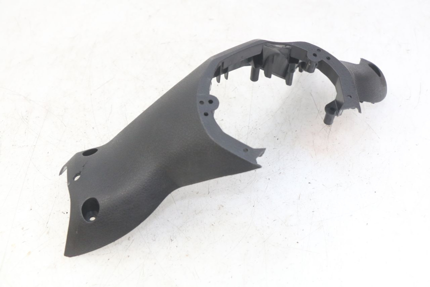 photo de COBERTURA TRASEIRA DO GUIDÃO MBK SKYCRUISER 125 (2010 - 2013) - Pontos de fixação
