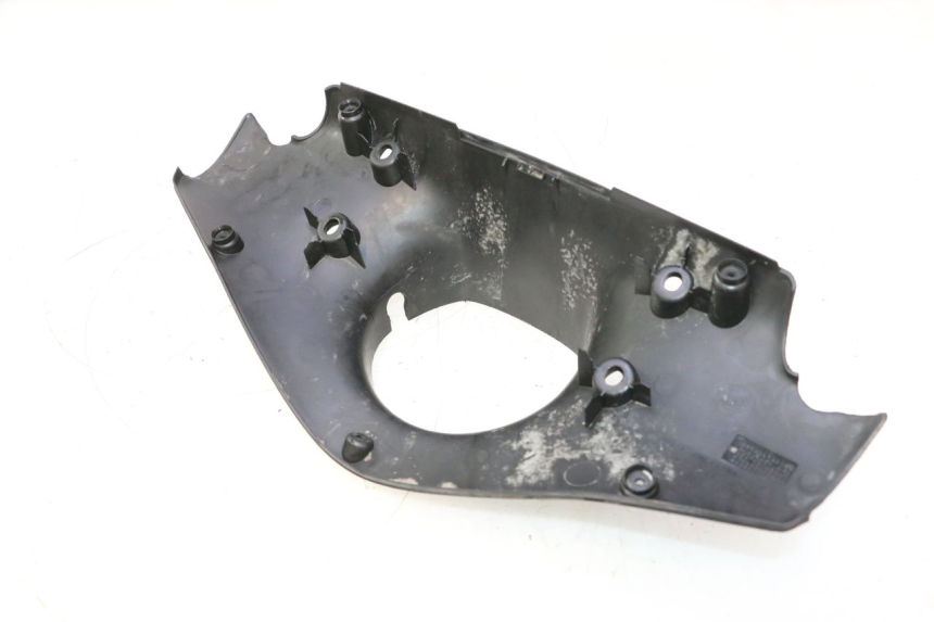 photo de COBERTURA TRASEIRA DO GUIDÃO PEUGEOT SPEEDFIGHT 2 AC 50 (2000 - 2009) - Detalhe da peça