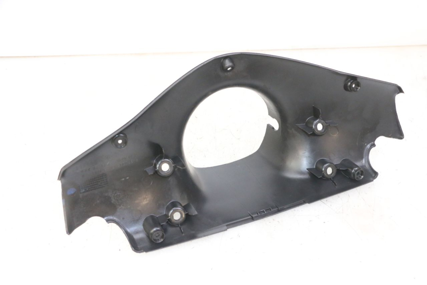 photo de CAPA DE GUIADOR TRASEIRO PEUGEOT SPEEDFIGHT 2 LC 50 (2000 - 2009) - Detalhe da peça
