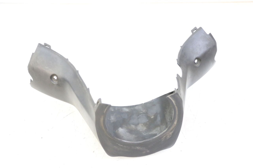 photo de COBERTURA TRASEIRA DO GUIDÃO SUZUKI BURGMAN 125 (2015 - 2017) - Zoom do estado de desgaste